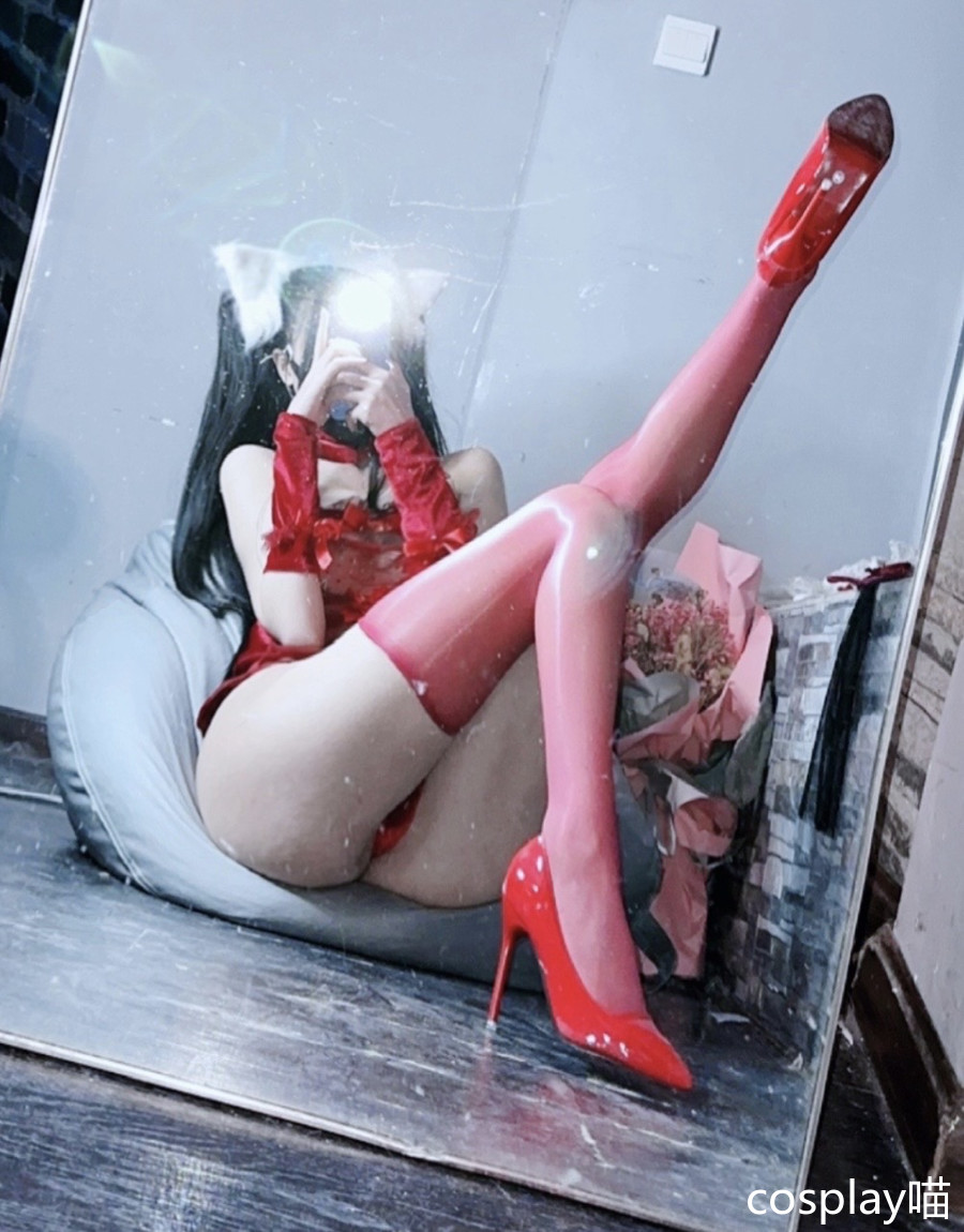 黑丝御姐 小艾根本吃不饱写真图片以及视频资源合集 黑丝御姐 小艾根本吃不饱写真图片以及视频资源合集